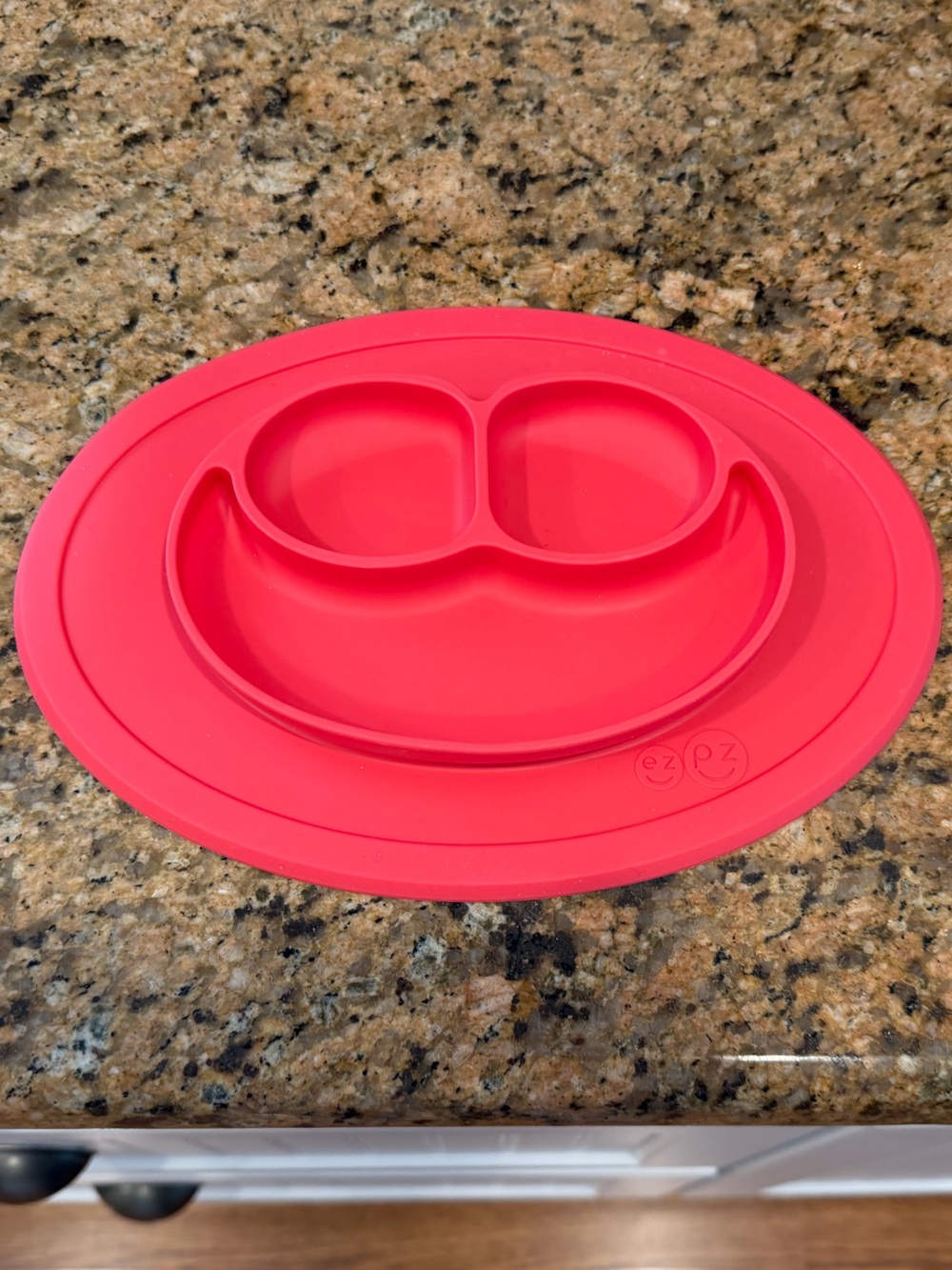 Red Silicone Suction Plate – Smiley Divided Kids Placemat